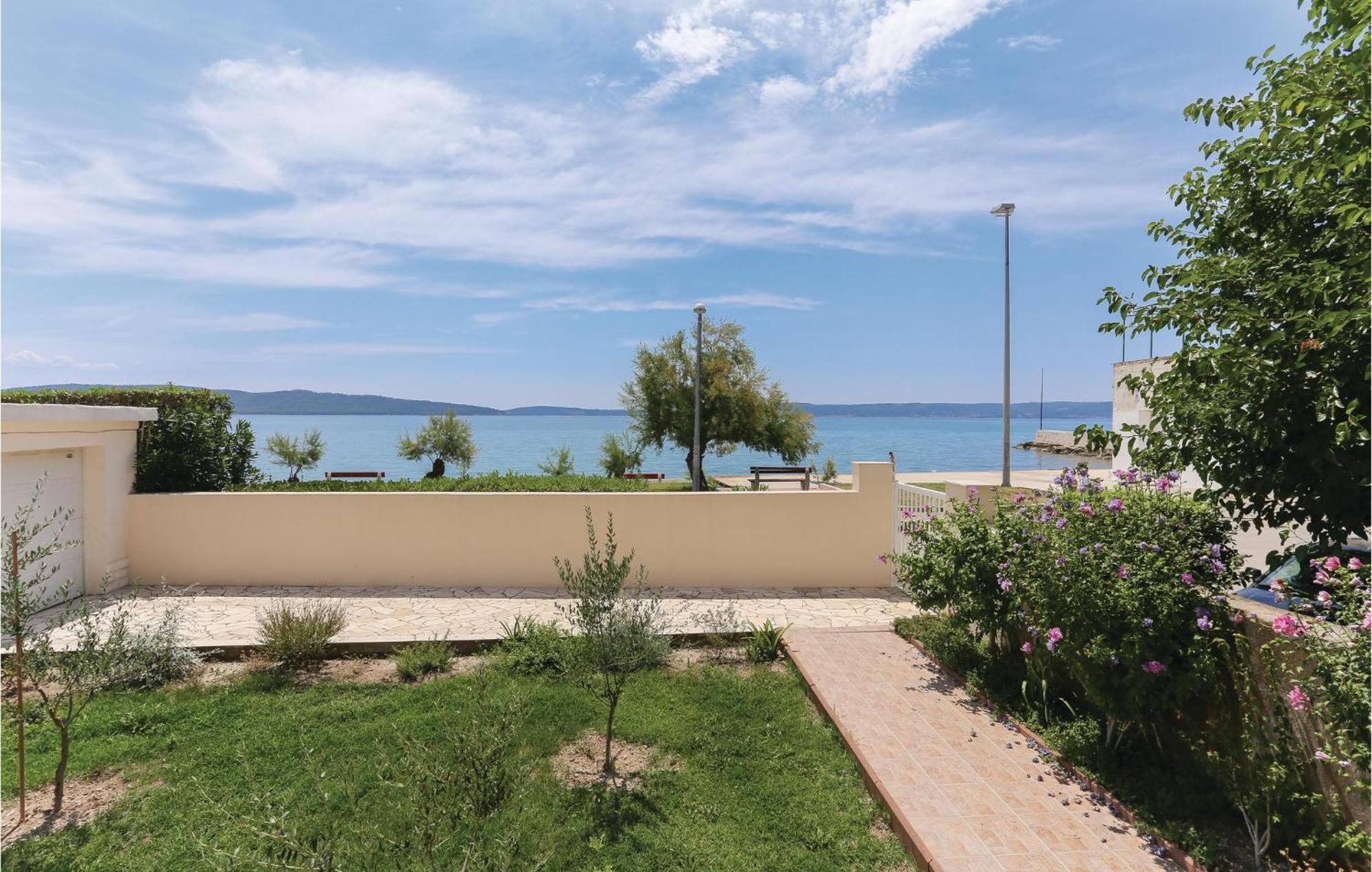 2 Bedroom Stunning Apartment In Kastel Kambelovac Kaštela Exterior foto